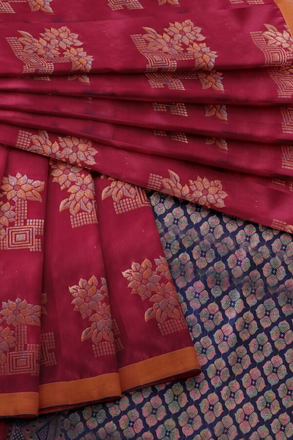 sri kumaran stores soft silk saree burgandy color saree with dark blue pallu 4