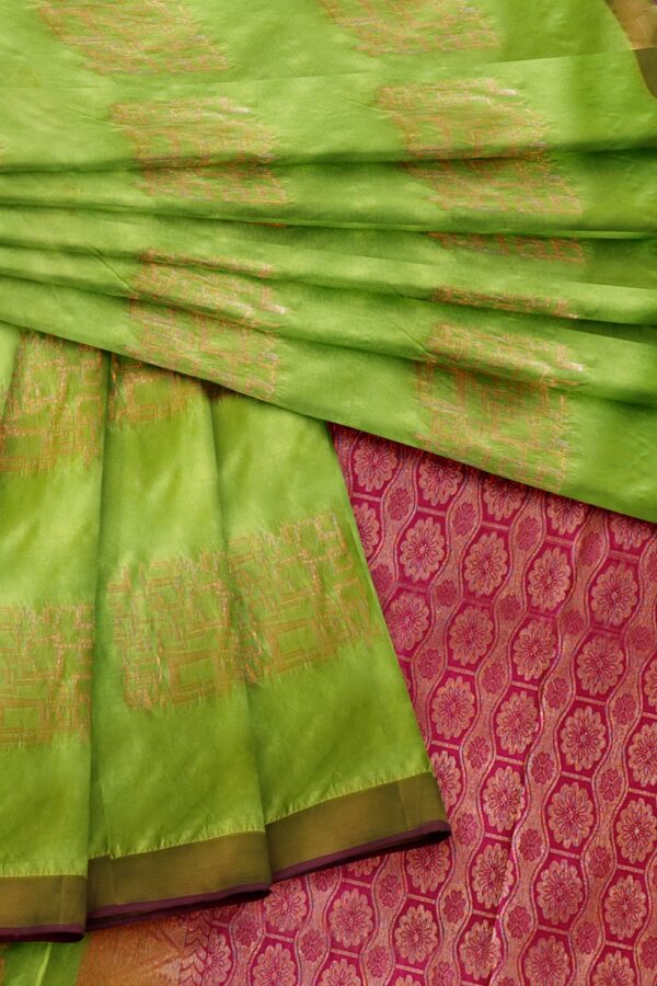 sri kumaran stores soft silk saree fern green saree with magenta pink pallu 4