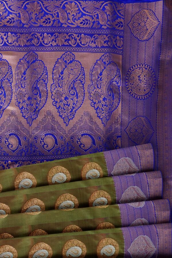 sri kumaran stores soft silk saree juniper green saree with blue border and pallu 5