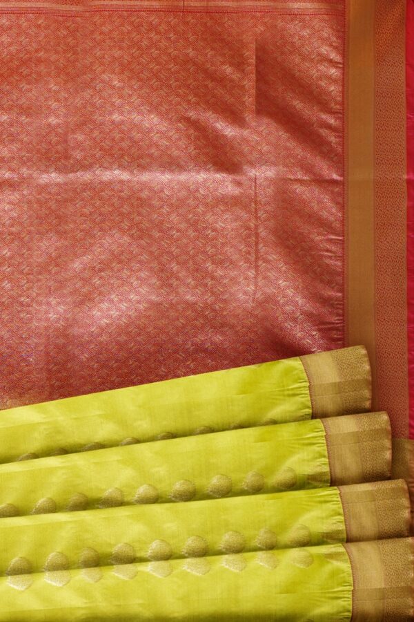 sri kumaran stores soft silk saree lime green saree with bubblegum pink pallu 5