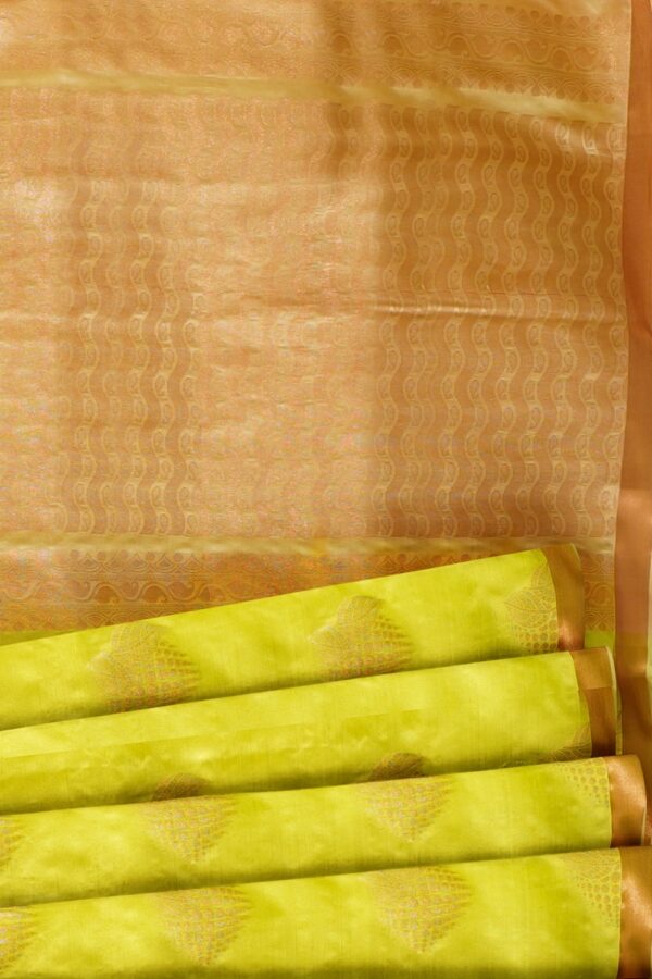 sri kumaran stores soft silk saree lime green saree with golden zari border and pallu 5