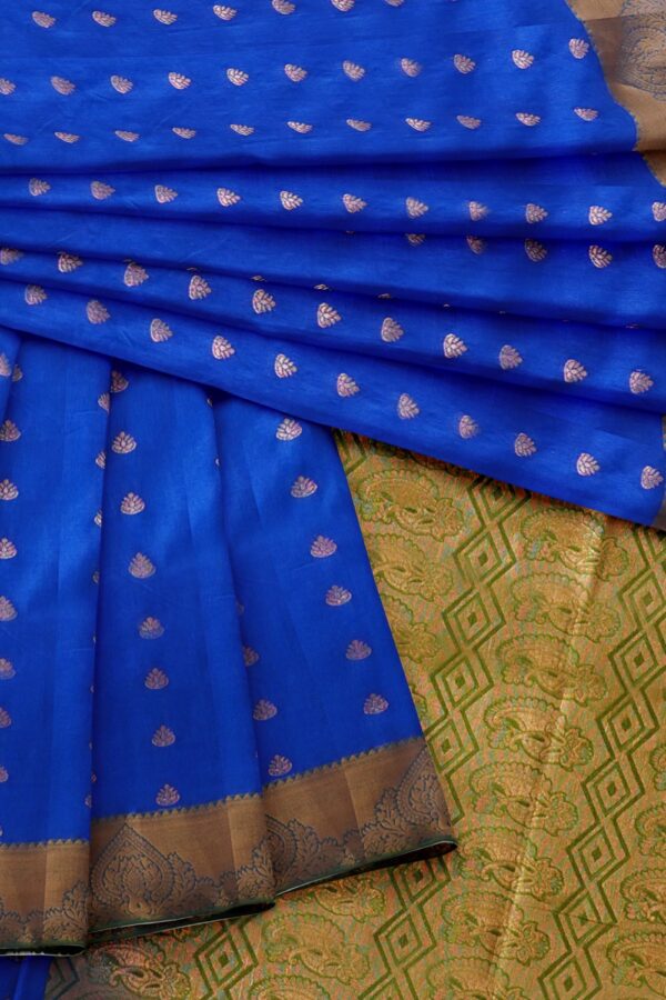 sri kumaran stores soft silk saree medium blue saree with light green pallu 4