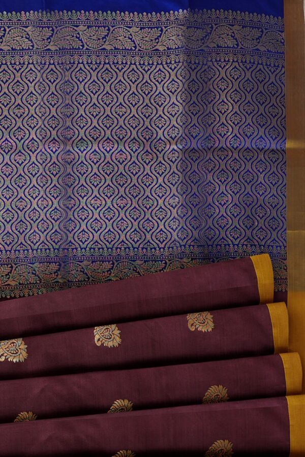 sri kumaran stores soft silk saree mulberry color saree with ultramarine blue pallu 5