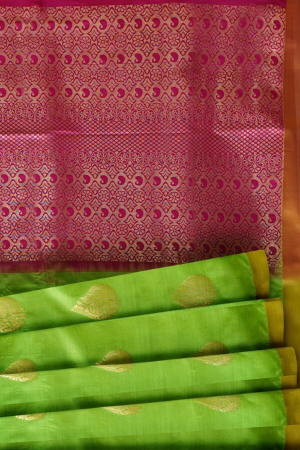 sri kumaran stores soft silk saree parrot green saree with magenta pink pallu 5
