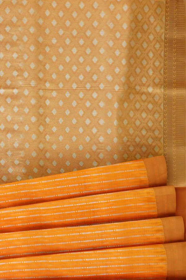 sri kumaran stores soft silk saree tangerine orange saree with peach pallu 5