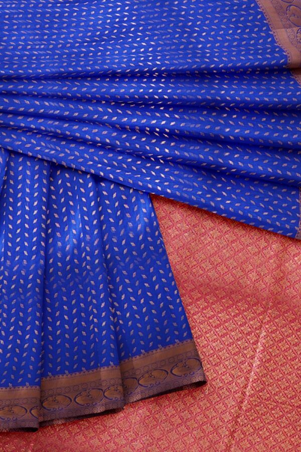 sri kumaran stores soft silk saree ultramarine blue saree with pink pallu and zari border 4