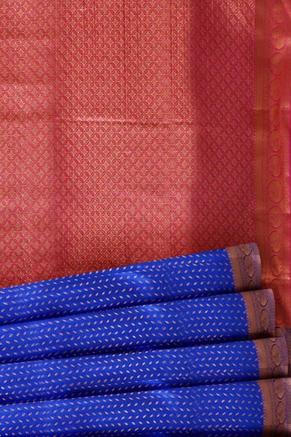 sri kumaran stores soft silk saree ultramarine blue saree with pink pallu and zari border 5