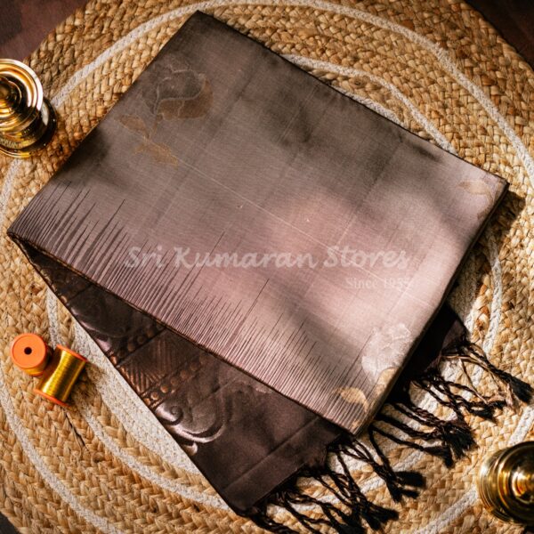 sri kumaran stores kanchipuram sarees chocolate brown saree with golden border 1