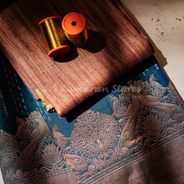 sri kumaran stores kanchipuram sarees dark blue saree with copper border 3