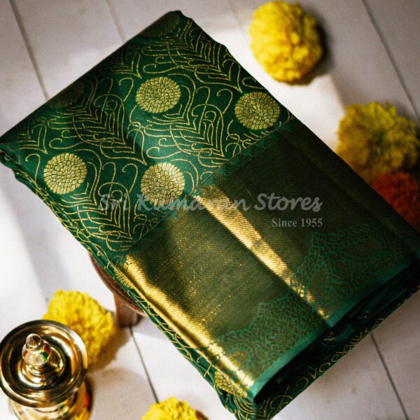 sri kumaran stores kanchipuram sarees dark green saree with golden border 1