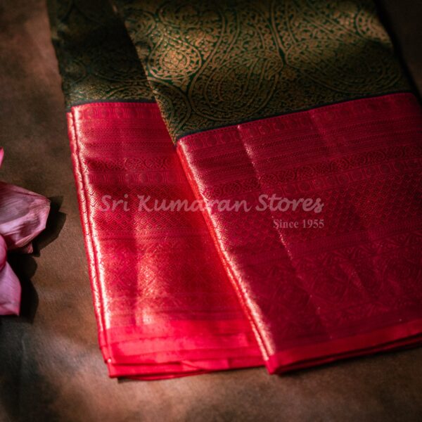 sri kumaran stores kanchipuram sarees dark green saree with red pallu 2