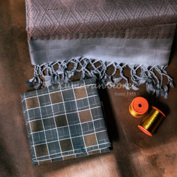 sri kumaran stores kanchipuram sarees light peach colour saree with grey pallu 2