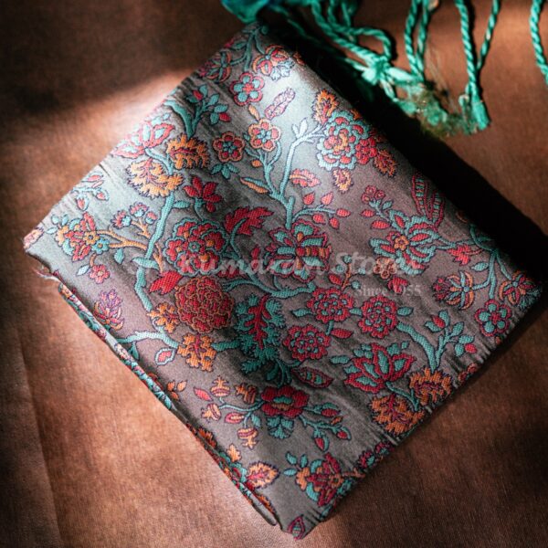 sri kumaran stores kanchipuram sarees pink saree with turquoise blue pallu 3
