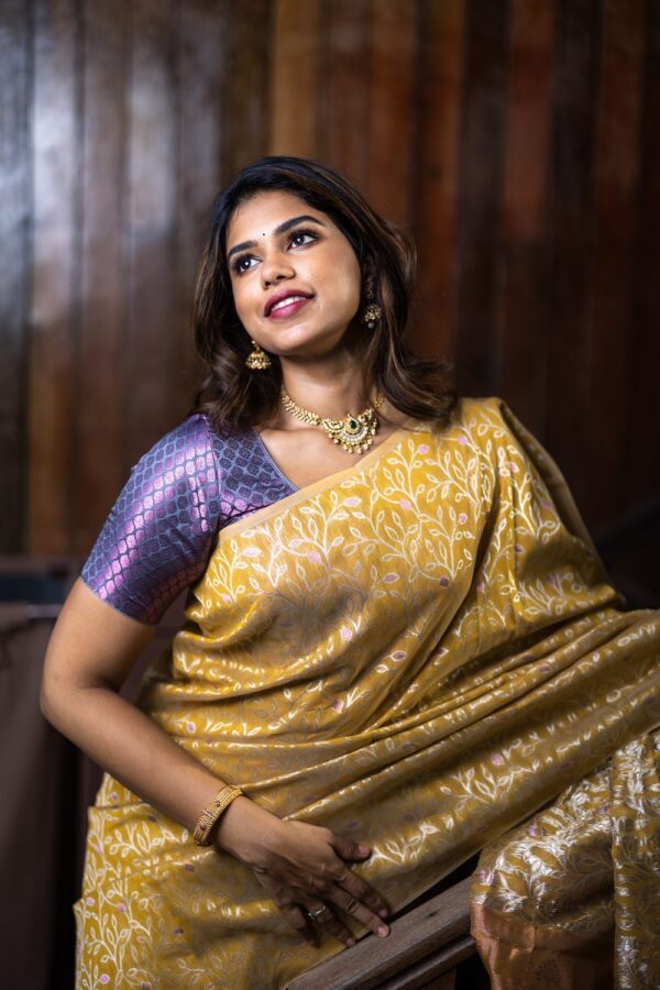 Sri kumaran stores instagram collection golden colour saree with silver border 4