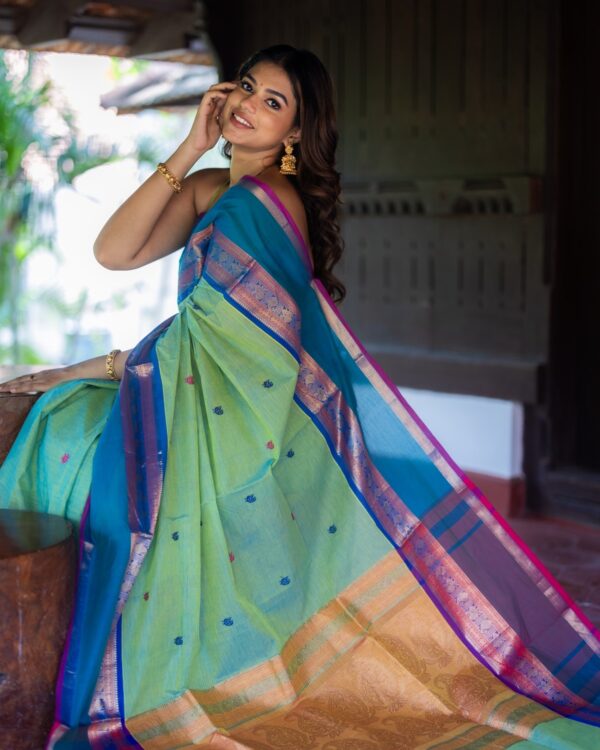 Sri kumaran stores instagram collection green saree with blue border 4