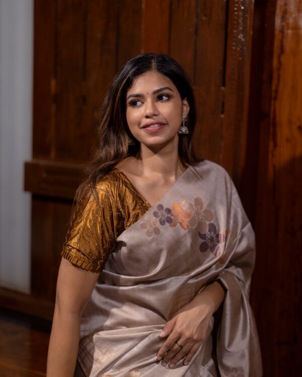 Sri kumaran stores instagram collection light brown with light brown border 4