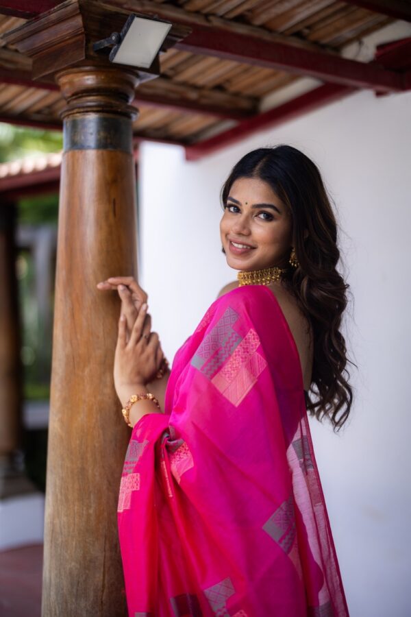 Sri kumaran stores instagram collection pink saree with pink border 3