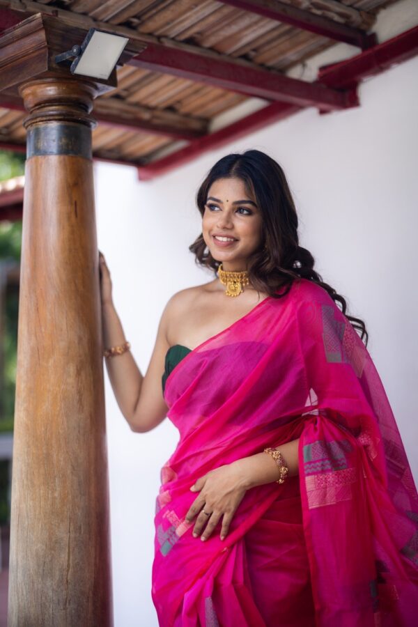Sri kumaran stores instagram collection pink saree with pink border 4