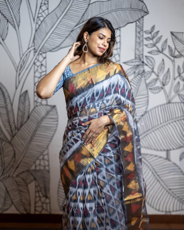 Sri kumaran stores instagram collection white saree with golden border 1