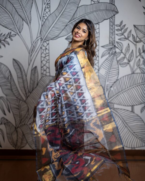 Sri kumaran stores instagram collection white saree with golden border 2