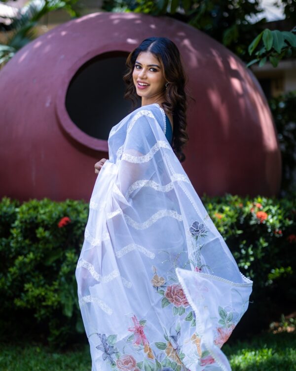 Sri kumaran stores instagram collection white saree with white border 3