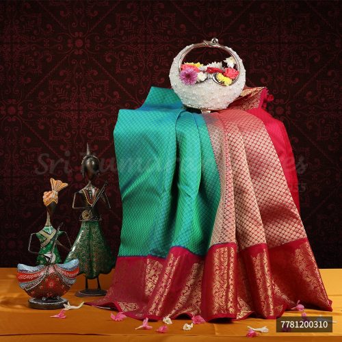 sri_kumaran_stores-kanchipuram_silks-green_saree_with_red_border-1_1e8e56d8-af1d-484c-88e7-c480bf2d4b38.jpg