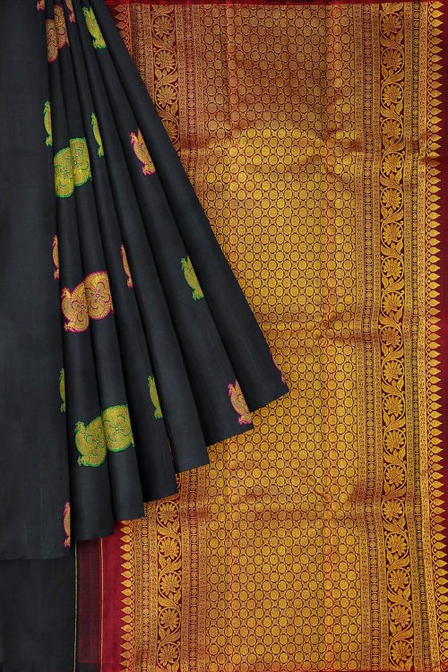 sri kumaran stores kanchipuram silk saree black saree with golden black border 1
