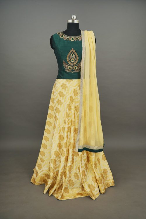 sri_kumaran_stores_lehenga_green_top_with_half_white_bottom-1_16470bf9-2998-4d8c-860c-4fdb04aecc18.jpg